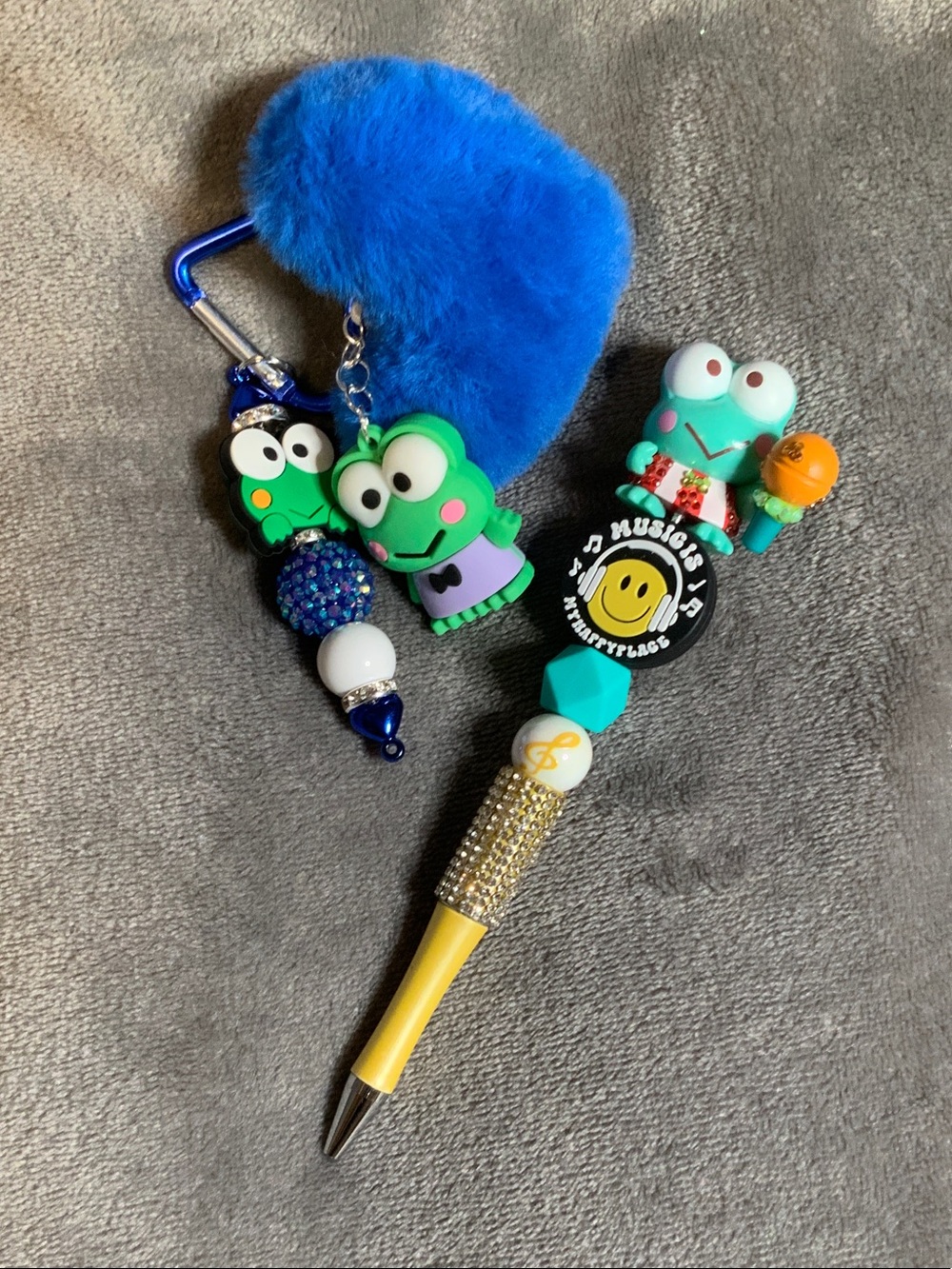 Cute Blue Pom & Frog Beaded Keychain Pen Set